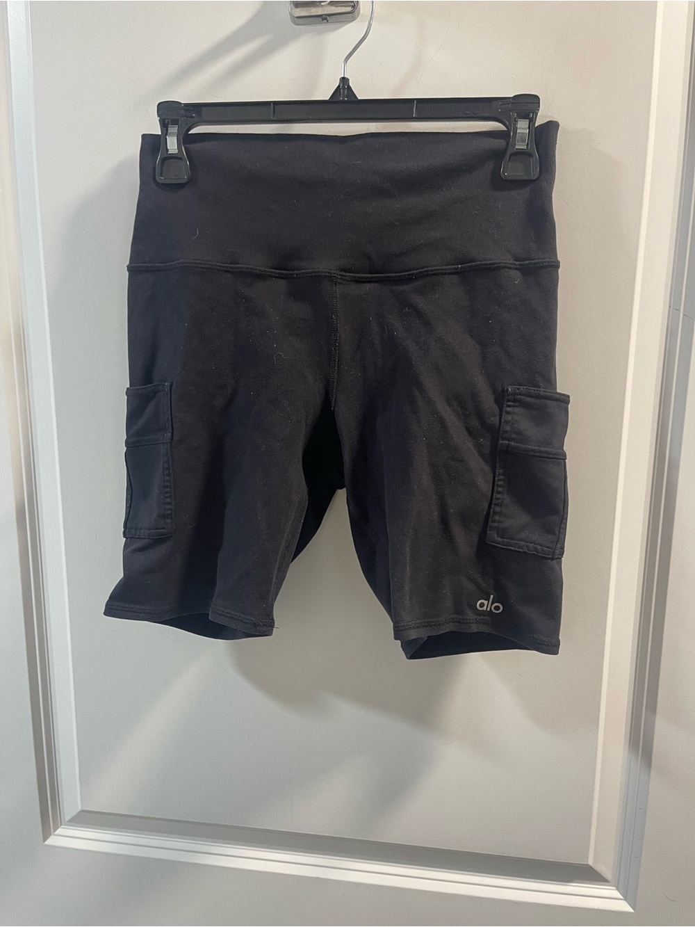 ALO Yoga Flawed Black High-Rise Bike Shorts with Side Pockets No Size